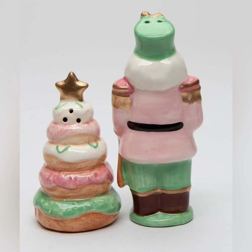 Cosmos Gifts Nutcracker Christmas Donut Tree Salt & Pepper Shakers Pink Green - Picture 5 of 8